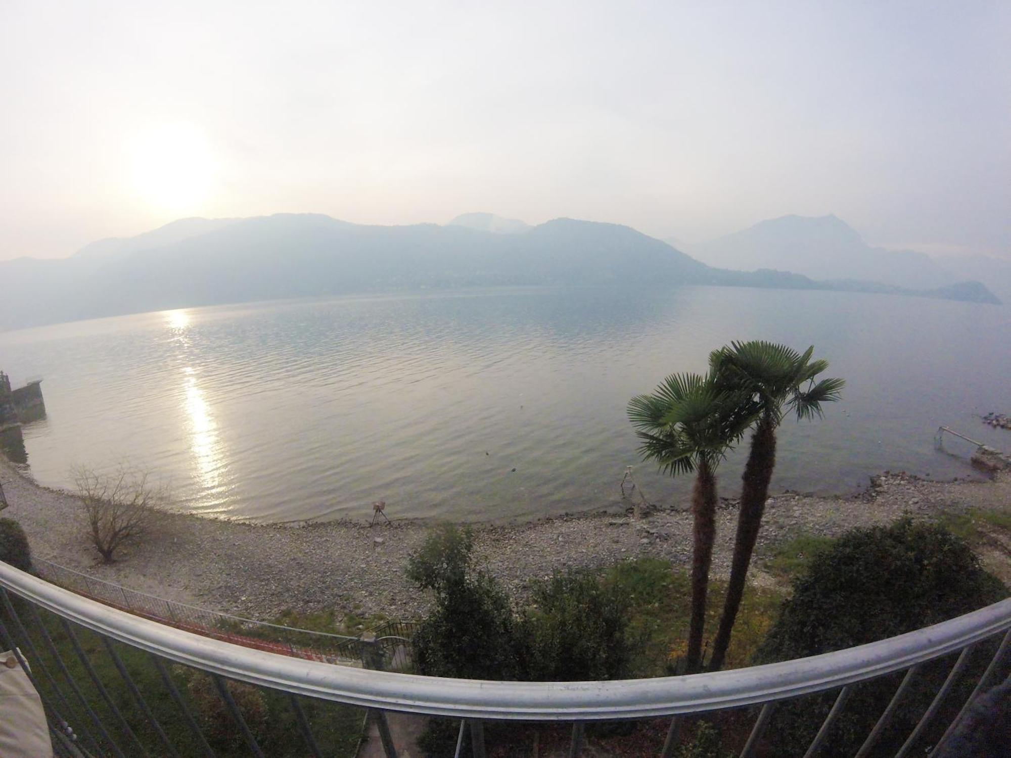 White Garden - Apartment With Access To The Lake Льєрна Екстер'єр фото
