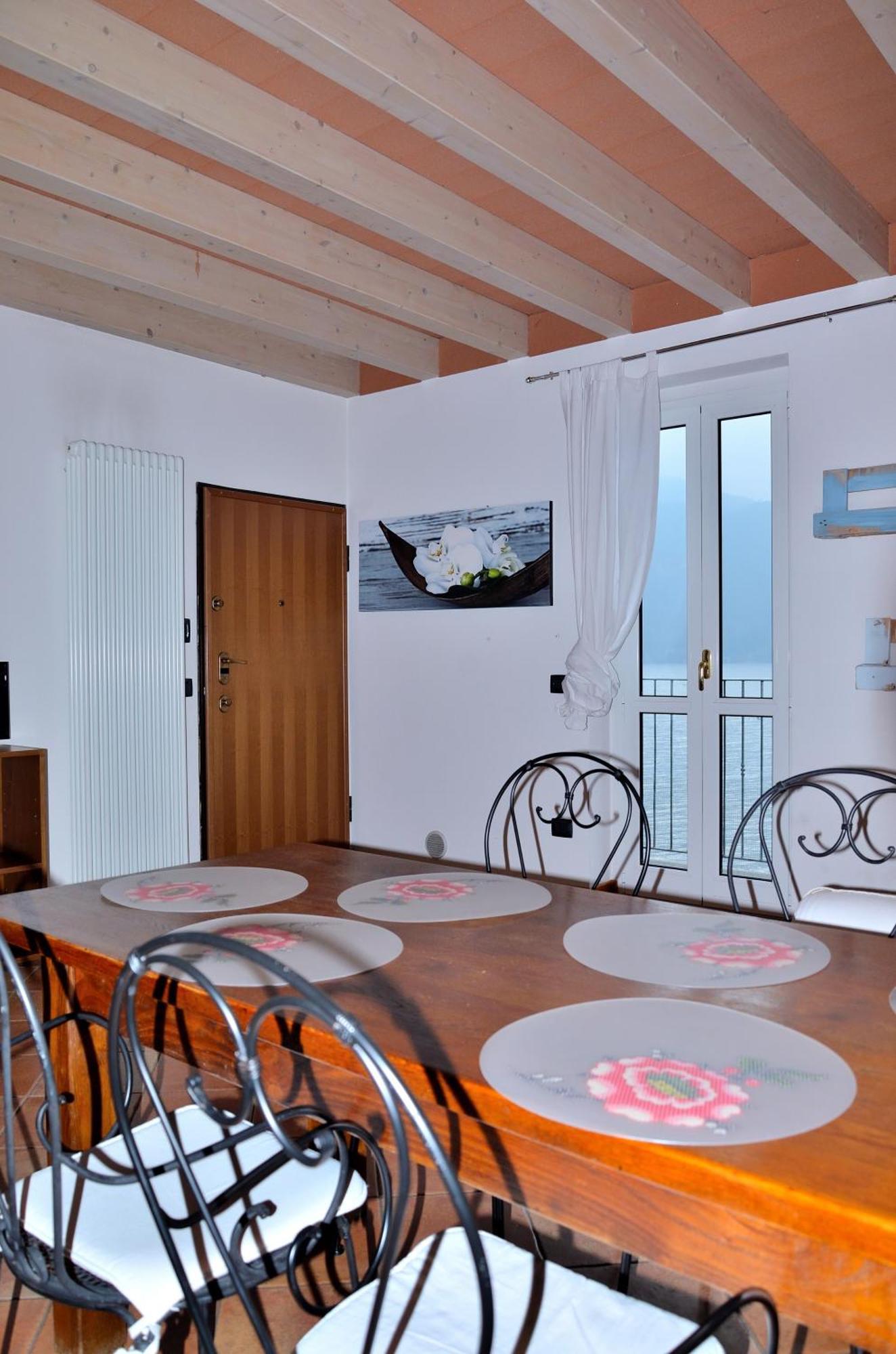 White Garden - Apartment With Access To The Lake Льєрна Екстер'єр фото