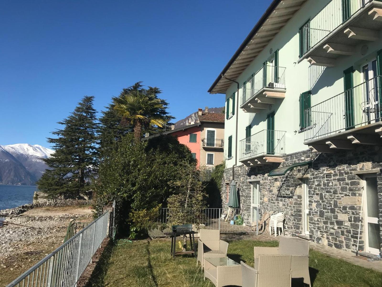 White Garden - Apartment With Access To The Lake Льєрна Екстер'єр фото